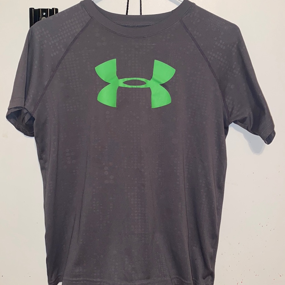 Under Armor Grey YM shirt